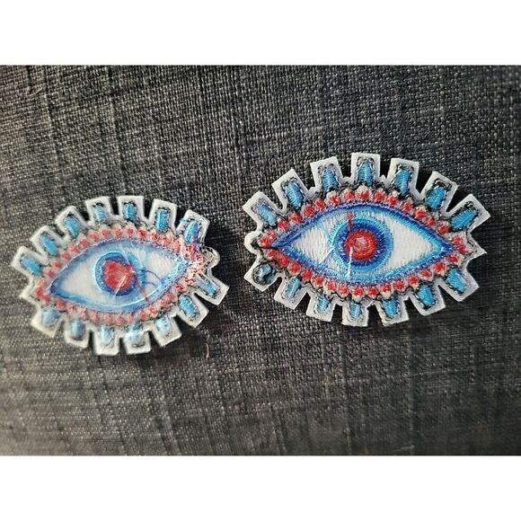 Embroidered Eyeball Lot Of 2 Applique 2"x 1.5" Iron On - Picture 2 of 3